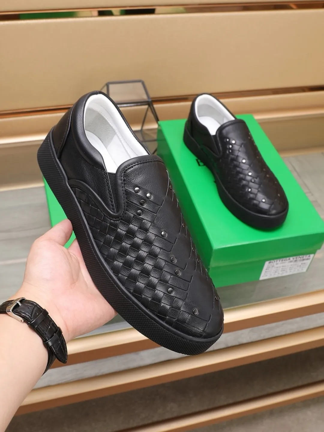 Men's men's shoes 💰Men's shoes 💰540💰🔥[BV] series of top purchasing agents 🔍Imported first-layer cowhide woven surface, cowhide foot pads lining environmentally friendly ♻️Does not fade, 💪Sole: Rubber combination original factory special original outsole ⚠Original and single goods 🔍🔍You can come in and out at will, welcome to compare ⚠Number of sizes: 38-44